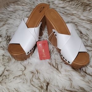 NWT Wedge with white faux leather
